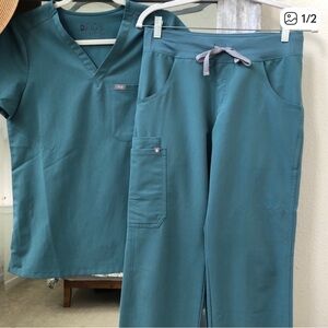 FIGS Rare Hydrogreen Scrub Set XS